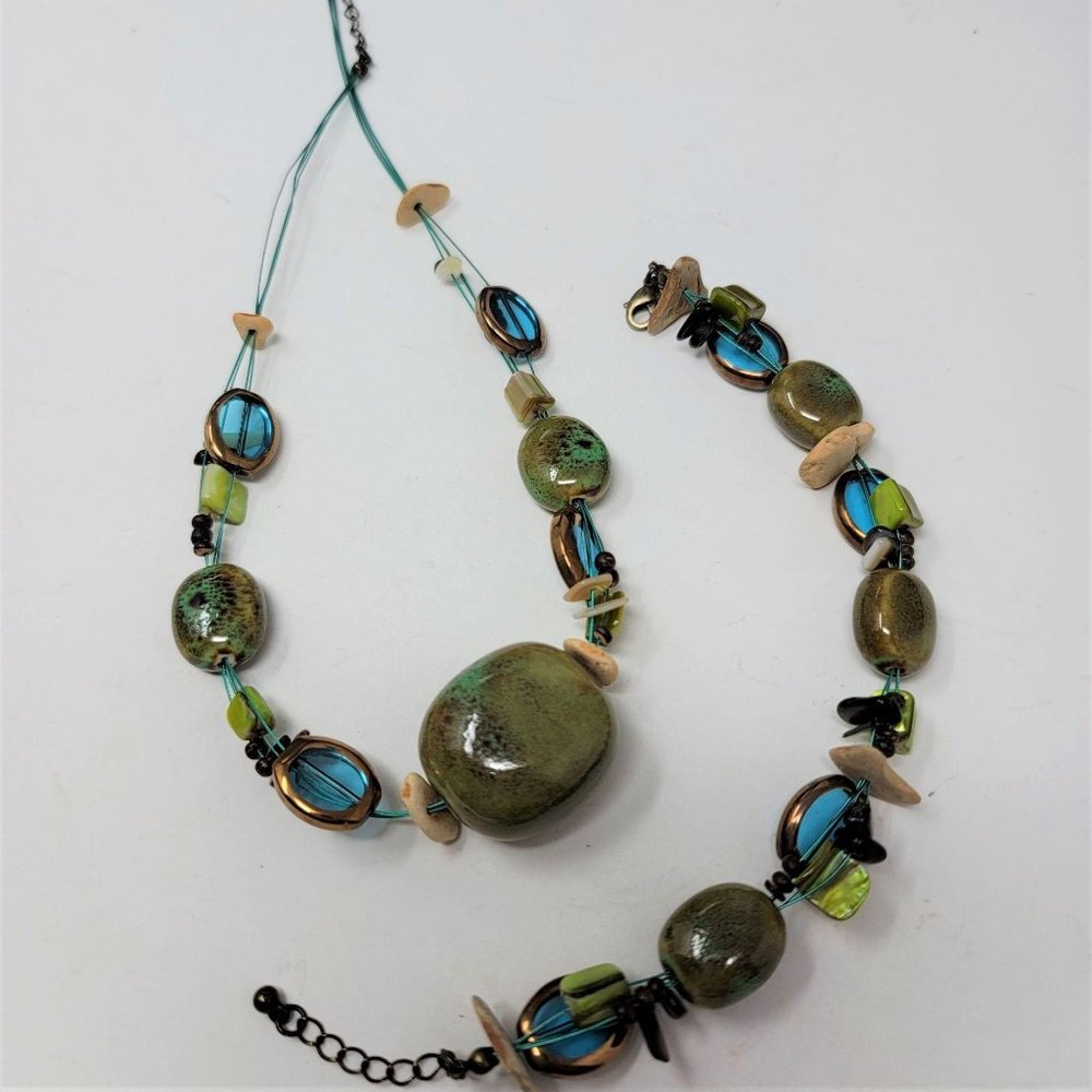 Premier Design Necklace n Bracelet Set Porcelain
